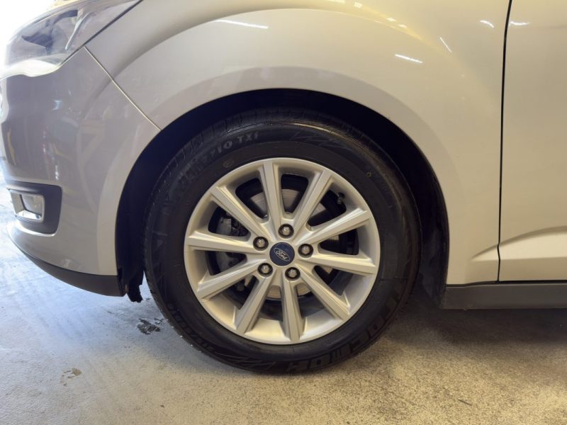 FORD C-MAX 1.5 TDCi 120ch Titanium Entretien Minutieux 