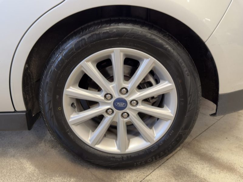 FORD C-MAX 1.5 TDCi 120ch Titanium Entretien Minutieux 