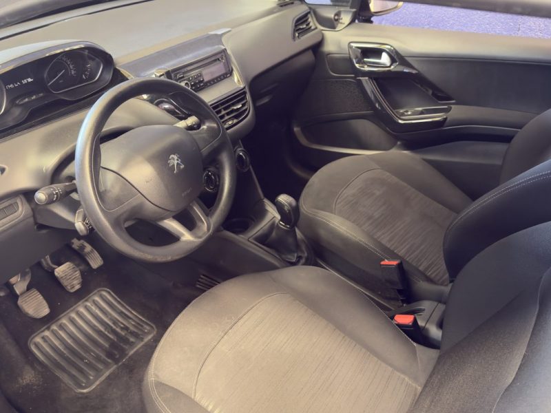 PEUGEOT 208 1.2 68ch Like 3p DISTRIBUTION OK