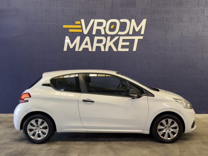 PEUGEOT 208 1.2 68ch Like 3p DISTRIBUTION OK