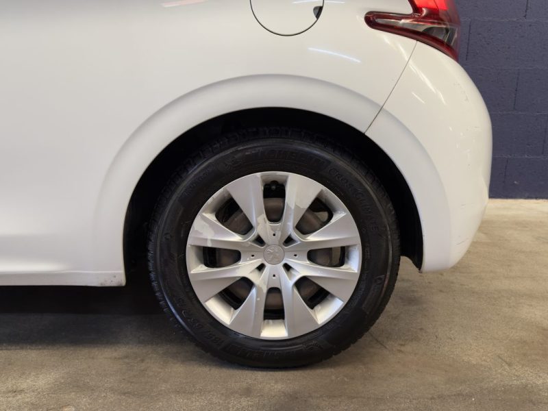 PEUGEOT 208 1.2 68ch Like 3p DISTRIBUTION OK