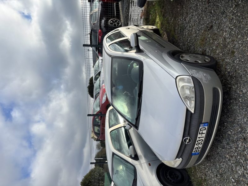 OPEL CORSA C 1.0 i 12V 58 cv réservé aux professionnels 
