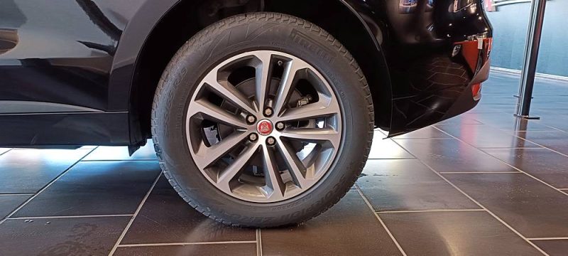 JAGUAR F-PACE 2.0 TD4 AWD BVA8 R-SPORT 180cv