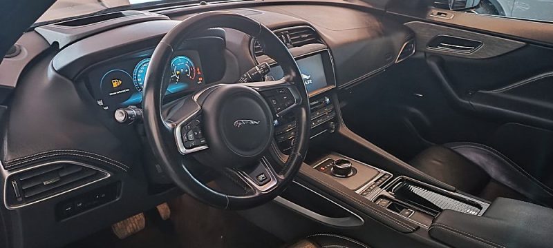 JAGUAR F-PACE 2.0 TD4 AWD BVA8 R-SPORT 180cv