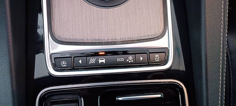 JAGUAR F-PACE 2.0 TD4 AWD BVA8 R-SPORT 180cv