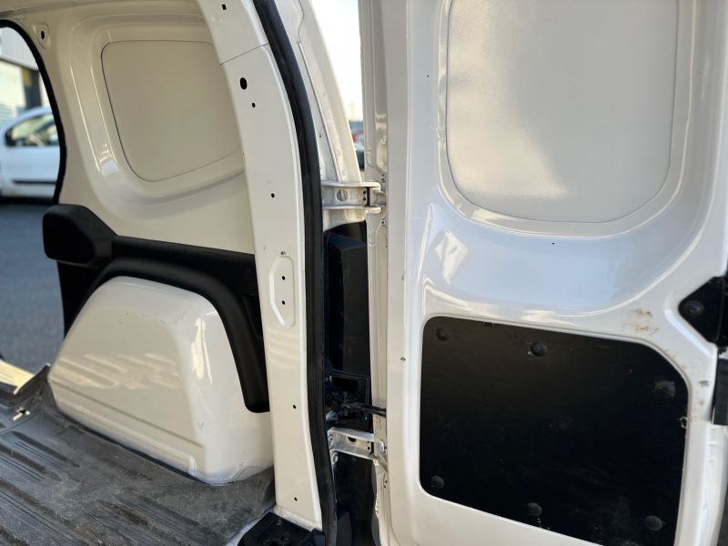 RENAULT KANGOO 3 1.3i - 16V TURBO TCE 130 2023 boite auto