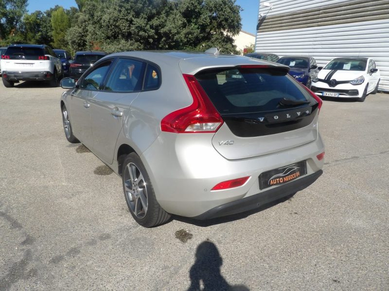 VOLVO V40 T2 122ch Itëk Edition Geartronic 2018