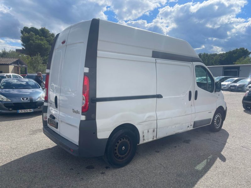 RENAULT TRAFIC CONFORT L2H2 2.0DCI 115 2011