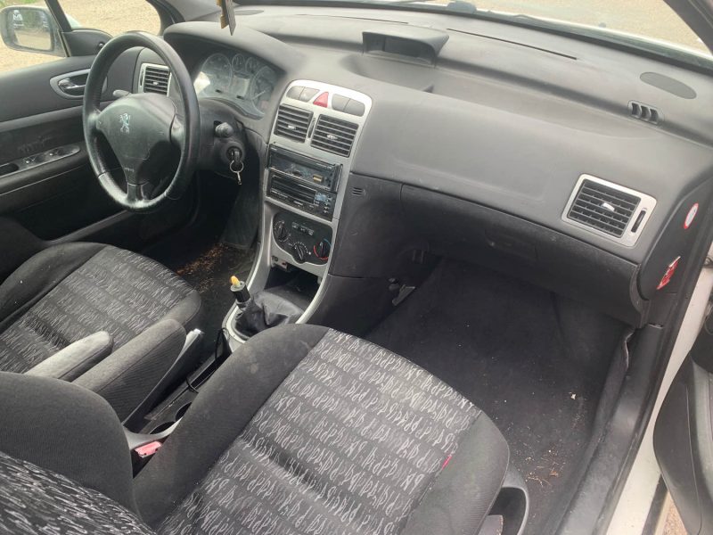 PEUGEOT 307 307 2.0 HDI XR PRESENCE 2003