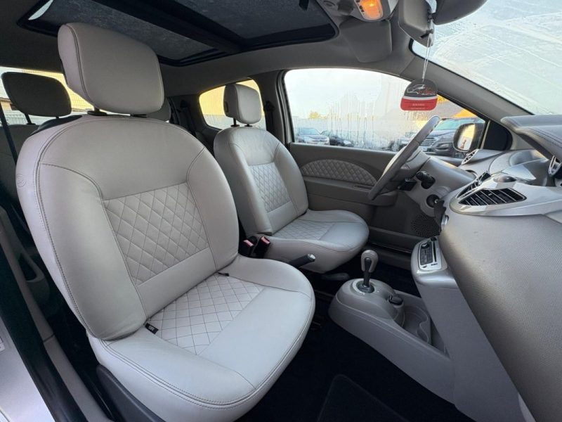 RENAULT TWINGO 1.2 INITIALE  75CV BVA FAIBLE KILOMETRAGE GARANTIE 12 MOIS 