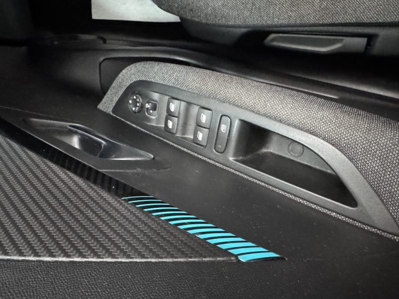 PEUGEOT 208 1.2 PureTech 100ch S&S Style 