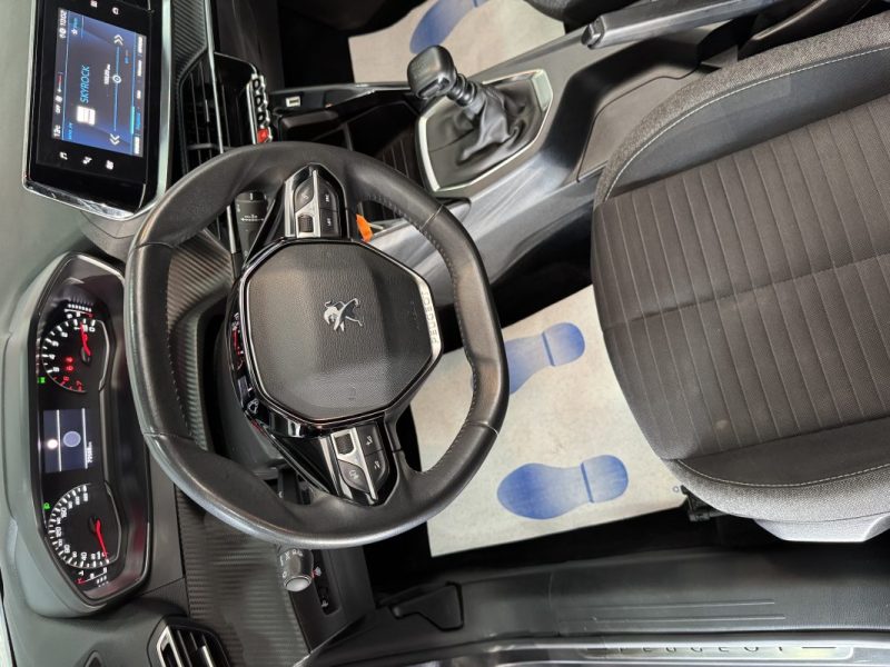 PEUGEOT 208 1.2 PureTech 100ch S&S Style 