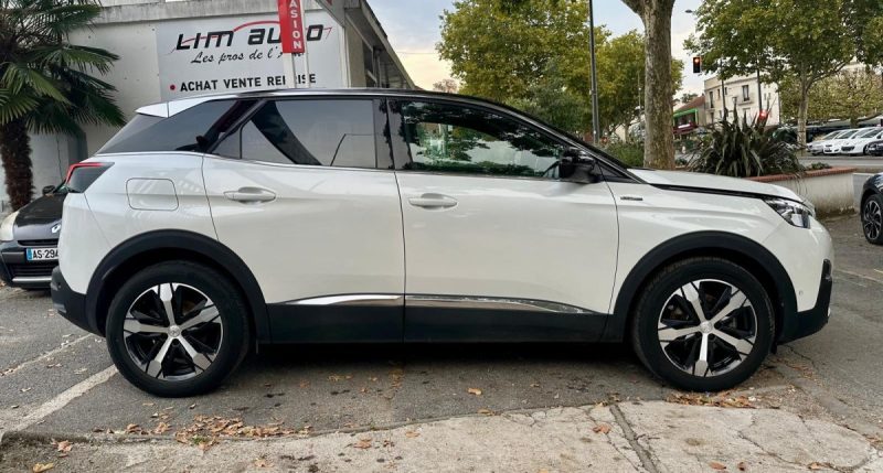 PEUGEOT 3008 1.5 BlueHDi 130 GT Line EAT8 **1ère MAIN** 
