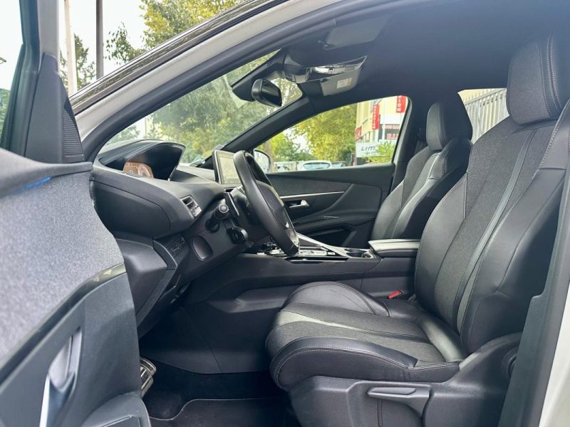 PEUGEOT 3008 1.5 BlueHDi 130 GT Line EAT8 **1ère MAIN** 