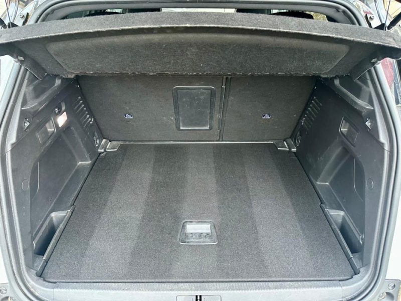 PEUGEOT 3008 1.5 BlueHDi 130 GT Line EAT8 **1ère MAIN** 