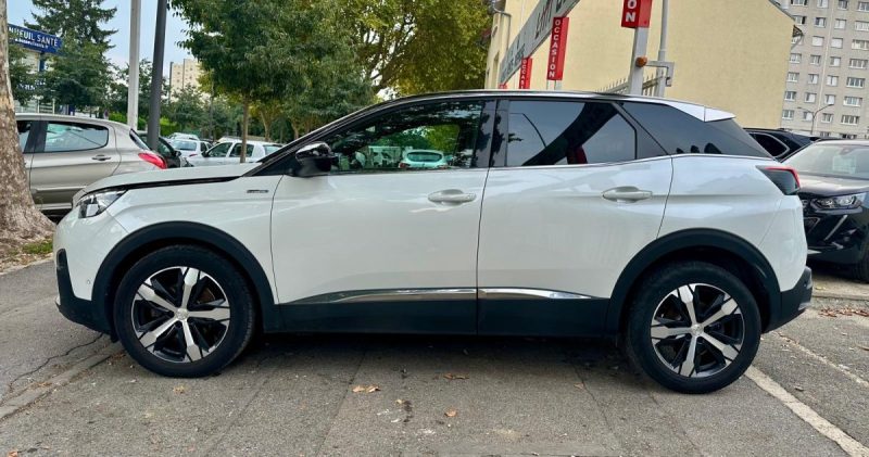 PEUGEOT 3008 1.5 BlueHDi 130 GT Line EAT8 **1ère MAIN** 