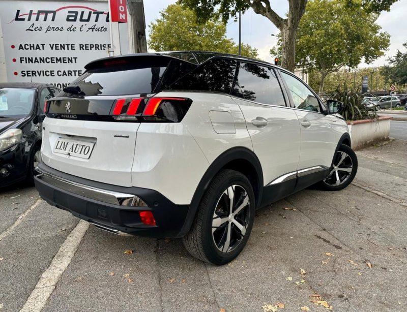 PEUGEOT 3008 1.5 BlueHDi 130 GT Line EAT8 **1ère MAIN** 