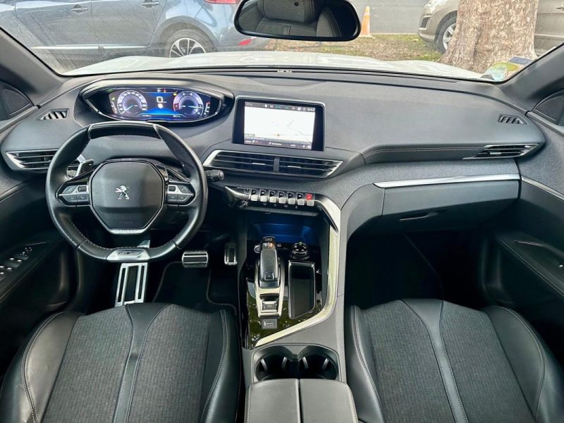 PEUGEOT 3008 1.5 BlueHDi 130 GT Line EAT8 **1ère MAIN** 