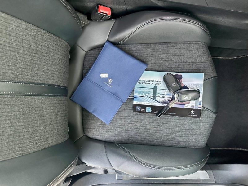 PEUGEOT 3008 1.5 BlueHDi 130 GT Line EAT8 **1ère MAIN** 