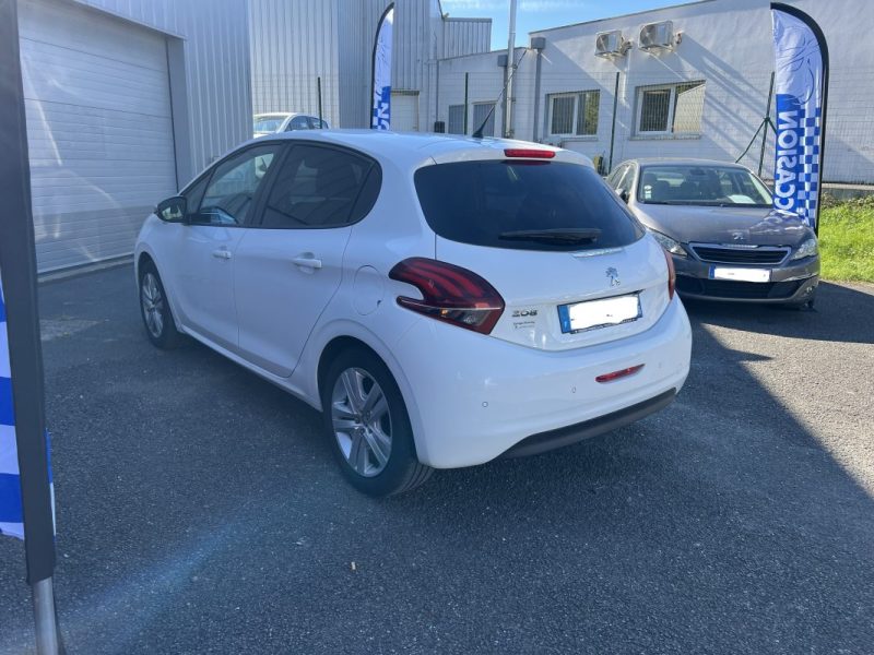 PEUGEOT 208 1.2 PureTech 82ch E6.c Signature 5p 2018