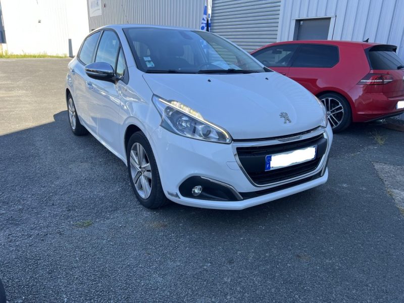 PEUGEOT 208 1.2 PureTech 82ch E6.c Signature 5p 2018
