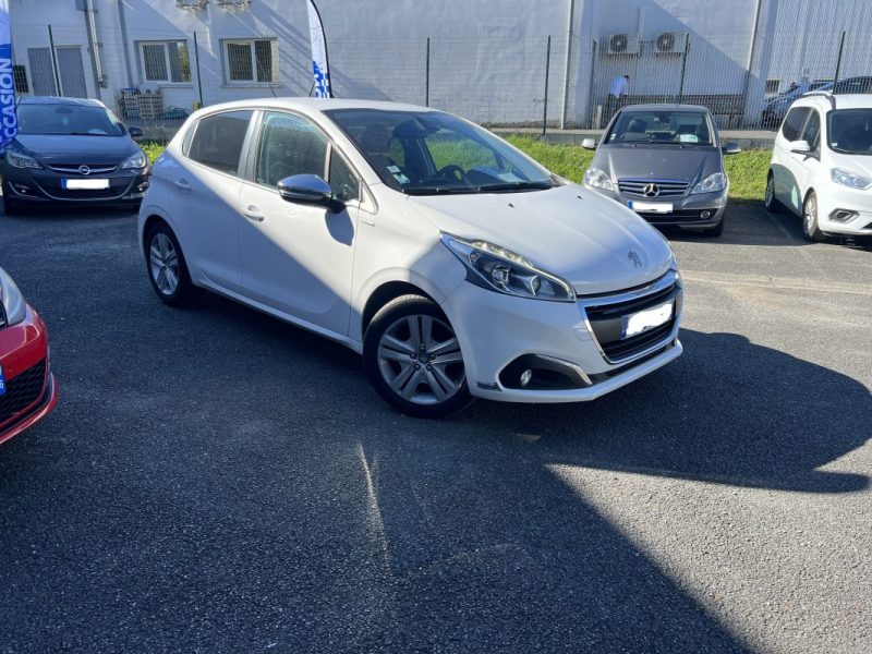 PEUGEOT 208 1.2 PureTech 82ch E6.c Signature 5p 2018