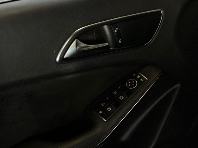 MERCEDES CLASSE A 180 122CH AMG LINE