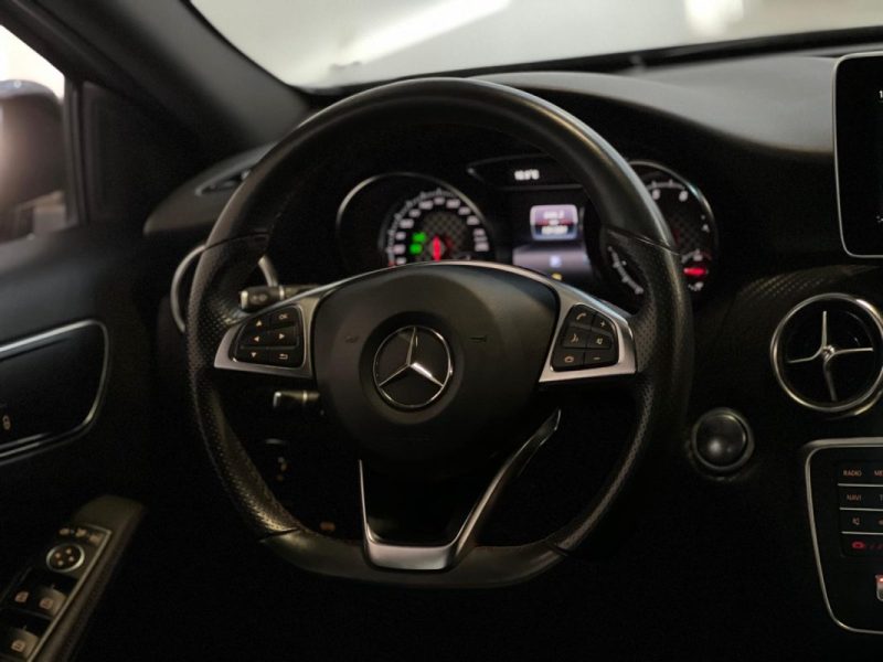 MERCEDES CLASSE A 180 122CH AMG LINE