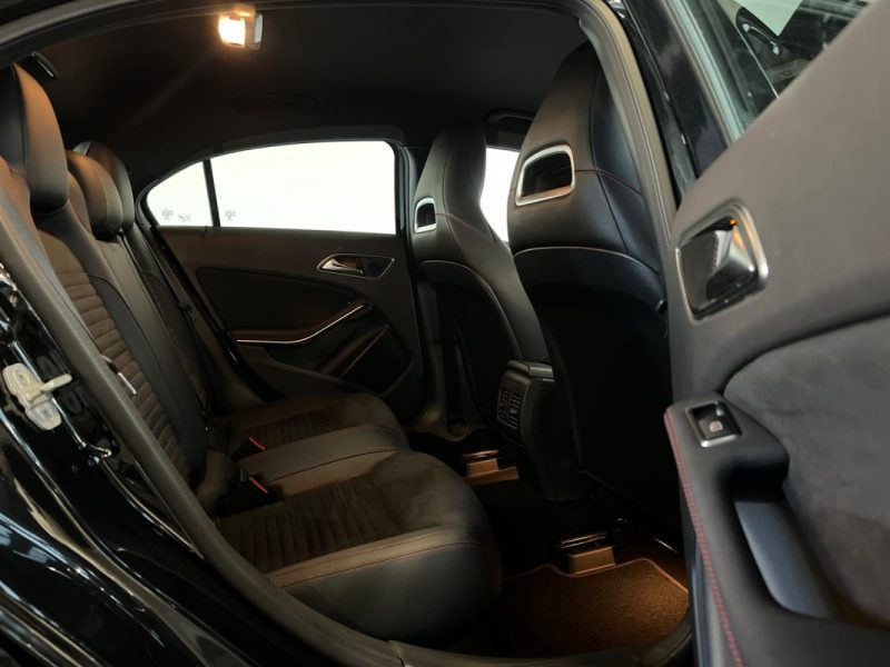 MERCEDES CLASSE A 180 122CH AMG LINE