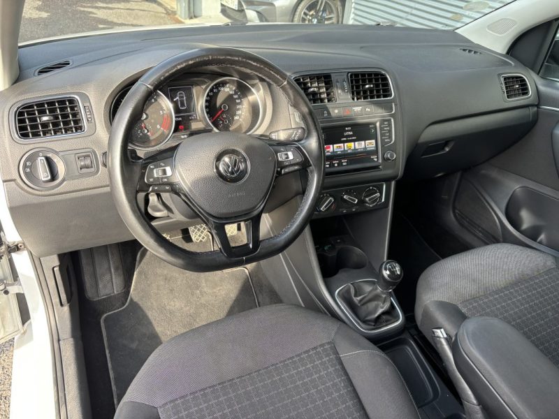 VOLKSWAGEN POLO V 1.4 TDI 75ch Confortline - Distribution OK 2015