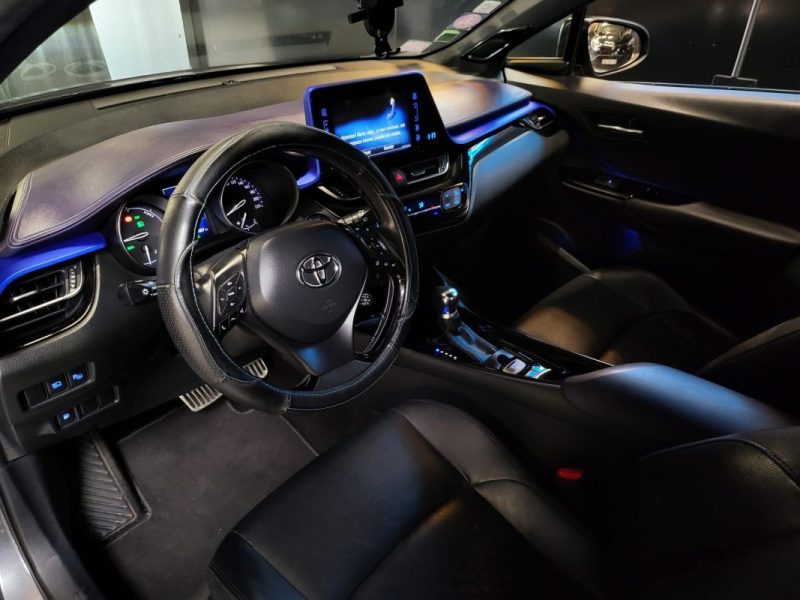 TOYOTA C-HR GRAPHIC 122h E-CVT 1.8 