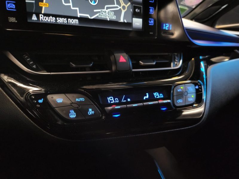 TOYOTA C-HR GRAPHIC 122h E-CVT 1.8 