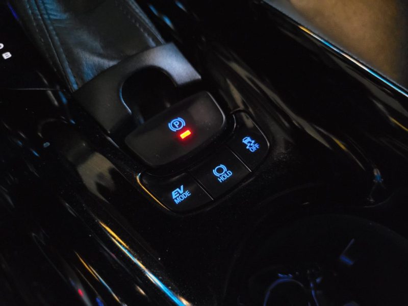 TOYOTA C-HR GRAPHIC 122h E-CVT 1.8 