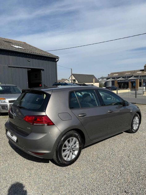 VOLKSWAGEN GOLF 1.6 TDI 110ch BlueMotion Technology FAP Confortline 2014