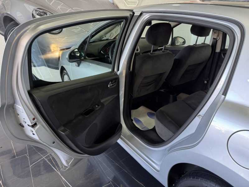 PEUGEOT 207 1.6 HDI 110 EXECUTIVE 