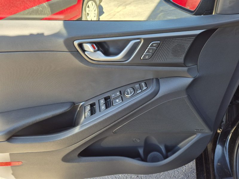 HYUNDAI IONIQ Plug-in 141ch Executive 2020