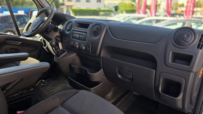 RENAULT MASTER F3300 L2H2 2.3 L dCi 145 ch energy GPS 2019