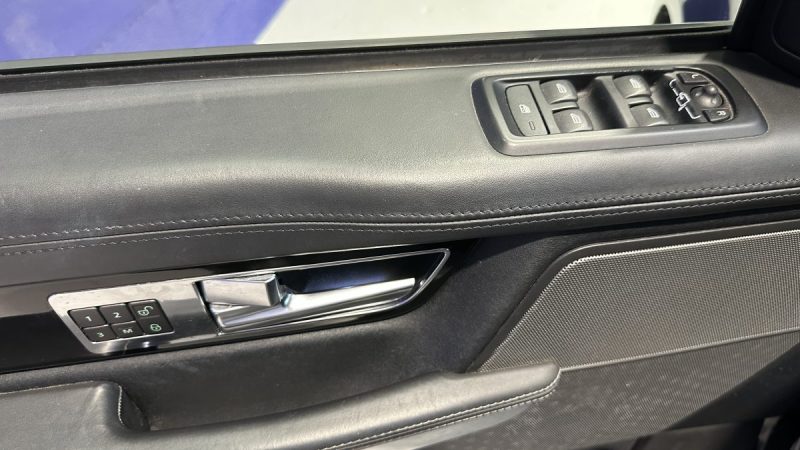 Range Rover Sport 3.0 TDV6 211ch S Kit Autobiography Sport avec Pack Design Extérieur