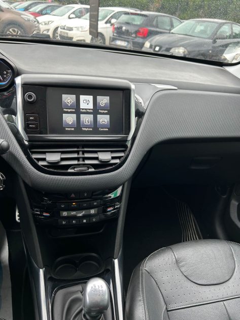 PEUGEOT 2008 1.6 e-HDi115 FAP FELINE