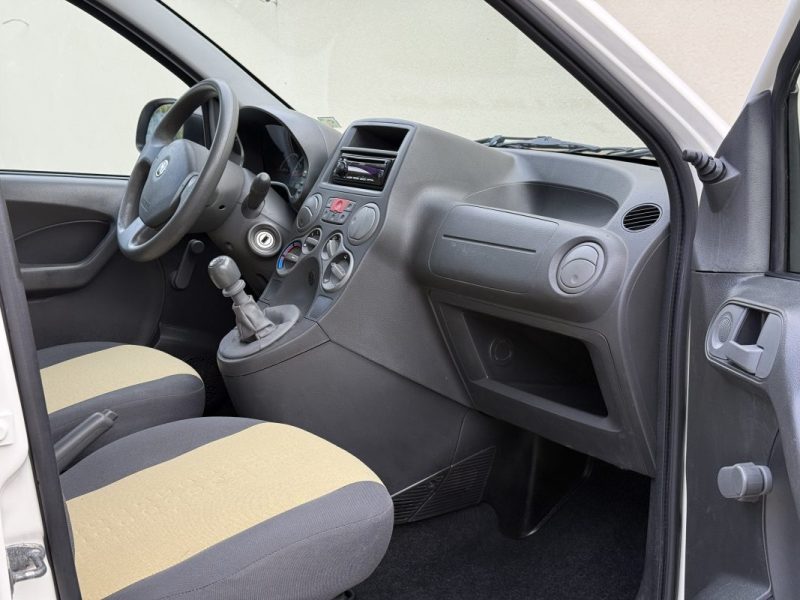 FIAT PANDA 1L2 TEAM 69CV TEAM 2011 79 500KM