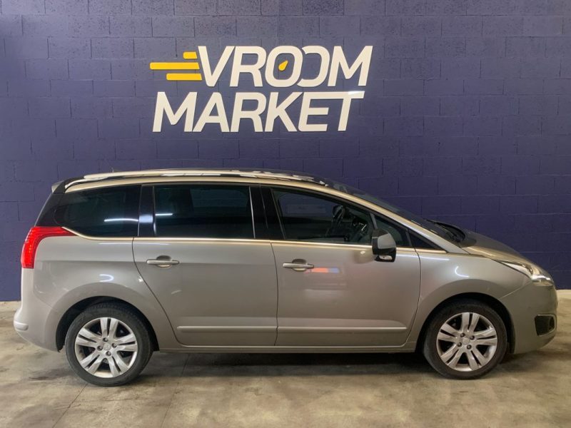 PEUGEOT 5008 Allure 7 Places Phase 2 1.6 HDi 115ch- Distribution ok-Embrayage ok  