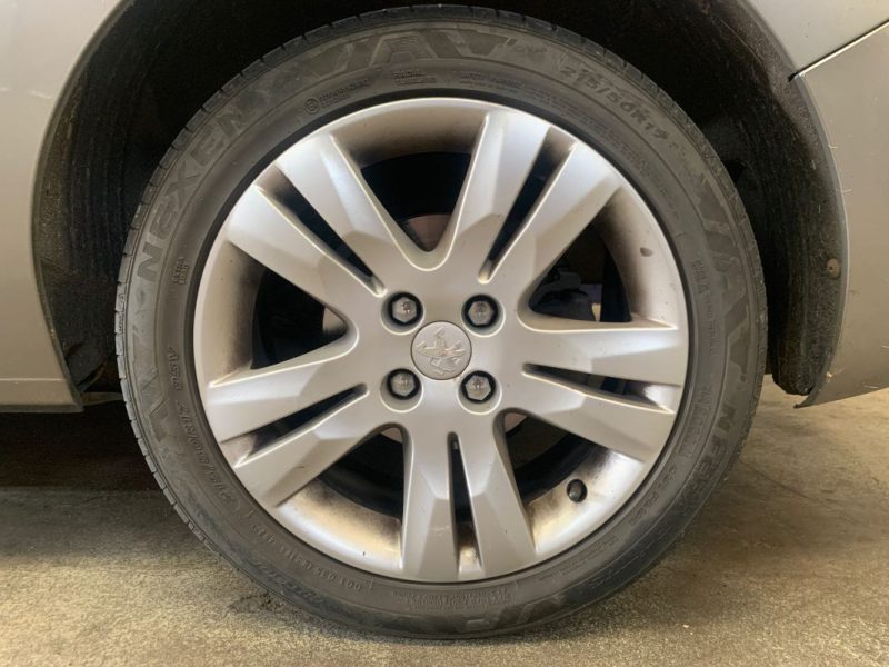 PEUGEOT 5008 Allure 7 Places Phase 2 1.6 HDi 115ch- Distribution ok-Embrayage ok  