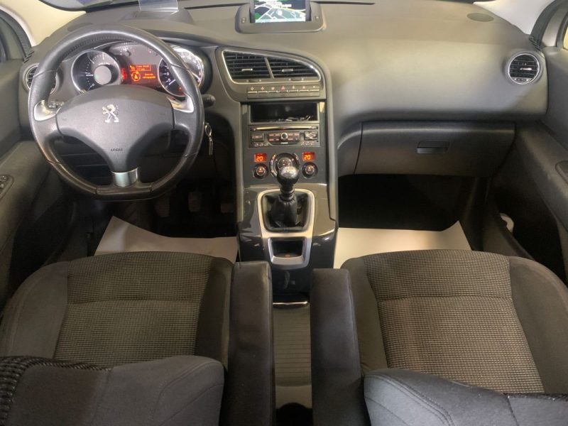 PEUGEOT 5008 Allure 7 Places Phase 2 1.6 HDi 115ch- Distribution ok-Embrayage ok  