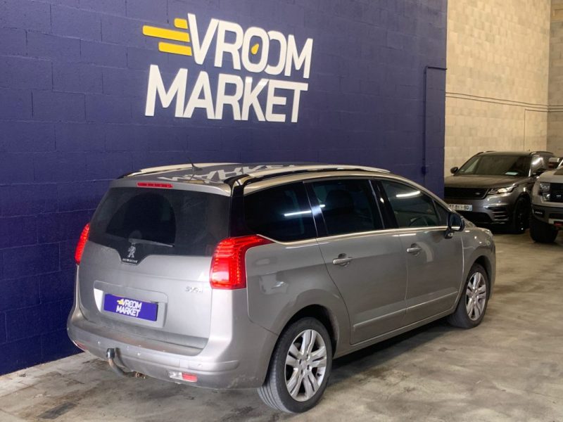PEUGEOT 5008 Allure 7 Places Phase 2 1.6 HDi 115ch- Distribution ok-Embrayage ok  