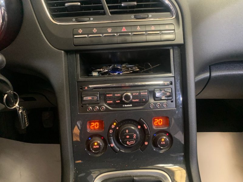 PEUGEOT 5008 Allure 7 Places Phase 2 1.6 HDi 115ch- Distribution ok-Embrayage ok  