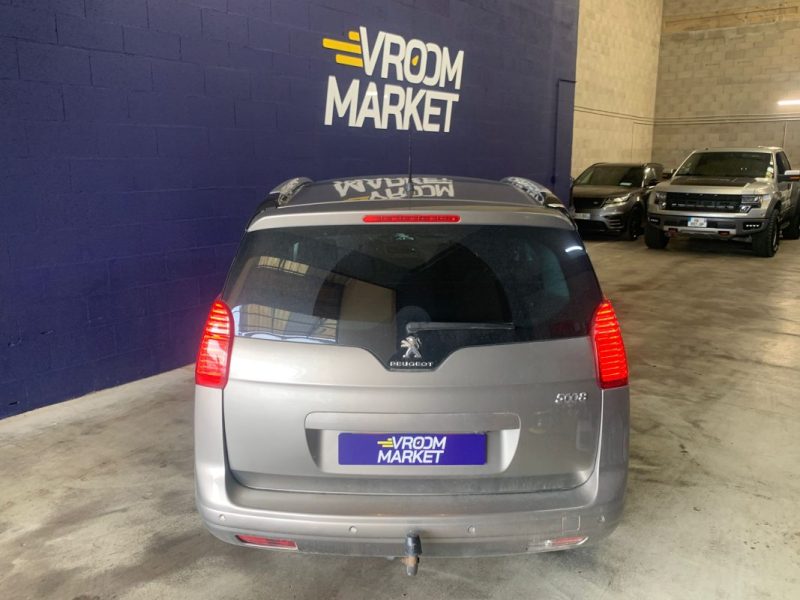 PEUGEOT 5008 Allure 7 Places Phase 2 1.6 HDi 115ch- Distribution ok-Embrayage ok  