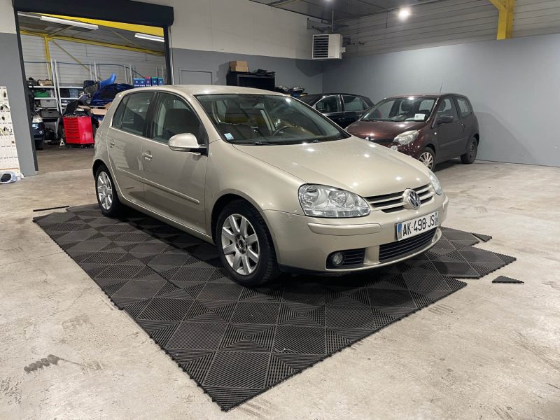 VOLKSWAGEN GOLF V TRENDLINE 1.6i 100CH