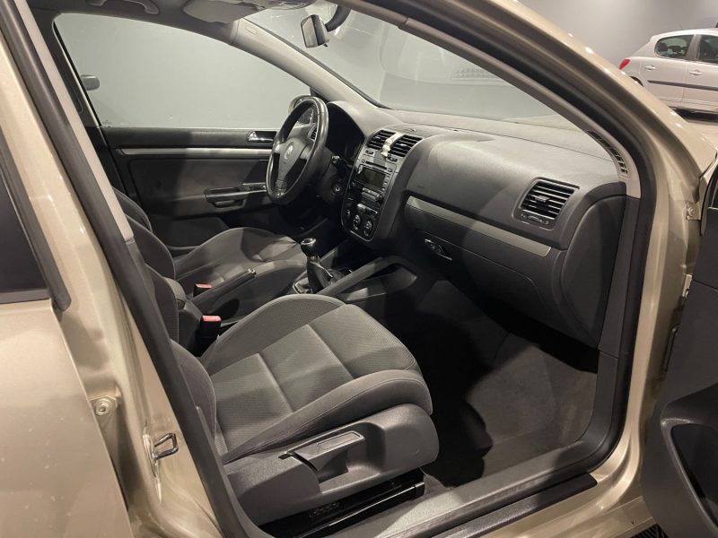 VOLKSWAGEN GOLF V TRENDLINE 1.6i 100CH