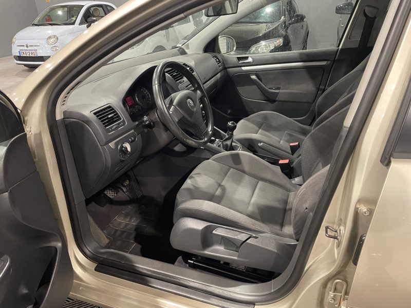 VOLKSWAGEN GOLF V TRENDLINE 1.6i 100CH