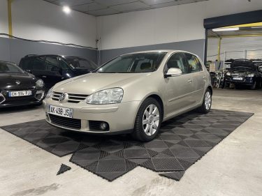 VOLKSWAGEN GOLF V TRENDLINE 1.6i 100CH